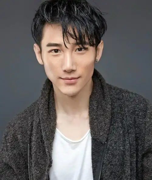 丁一重新关注白冰