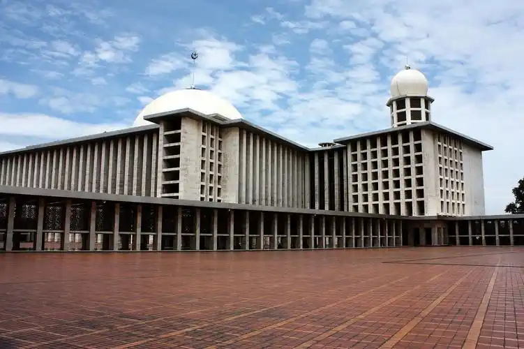 istiqlal mosque, jakarta, indonesia