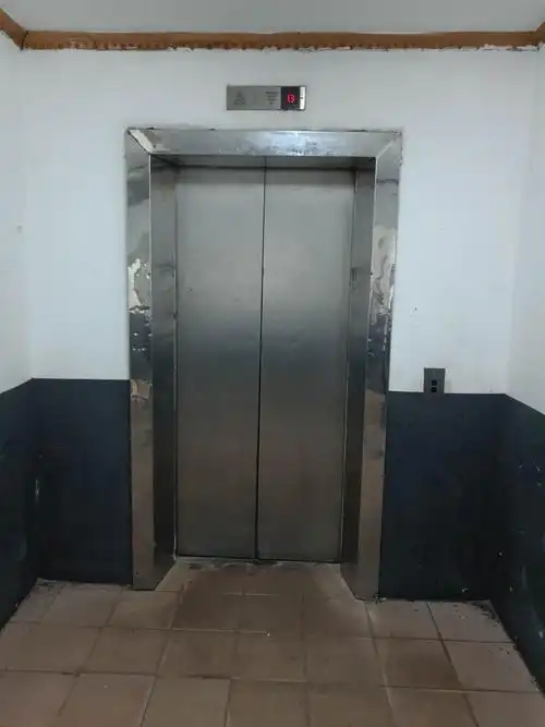 废旧通力苏迅电梯三台