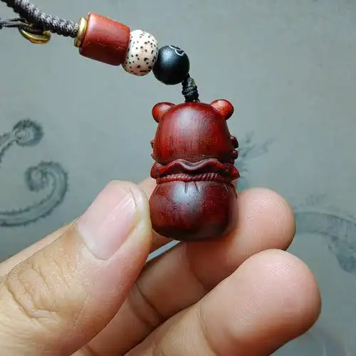 紫檀红木头精雕刻老虎钱福袋2车钥匙扣小吊坠文盘玩手把挂件饰品