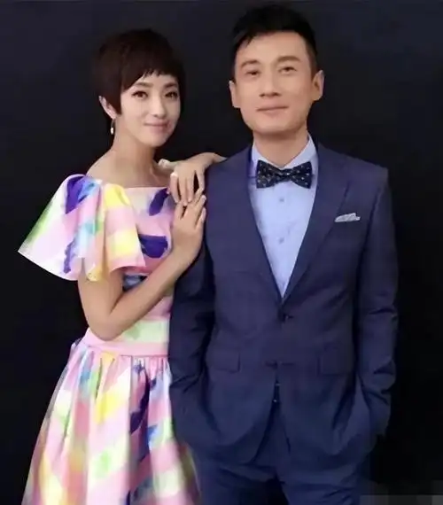 徐洪浩比妻子大10岁,戏里演父女,戏外恩爱幸福惹人羡