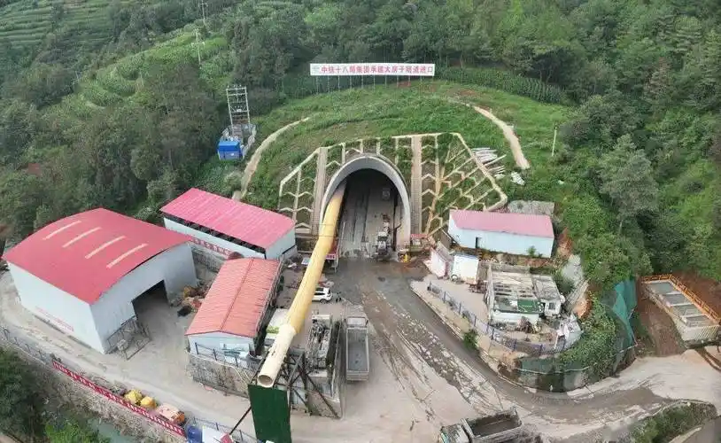 渝昆高铁会泽大房子隧道突破2000米!