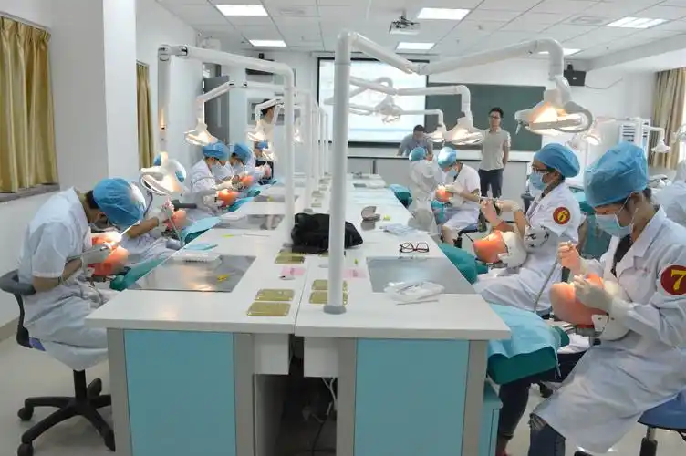 大专口腔医学专业的学校_大专口腔医学专业的学校推荐