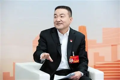 1月13日,平谷区委书记王成国做客"新京千龙访谈间".