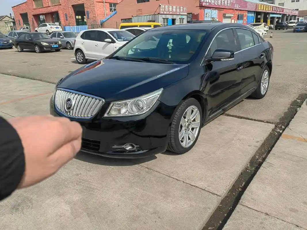 新到,准11年,极品别克君越,2.4排量,自动挡,最顶配