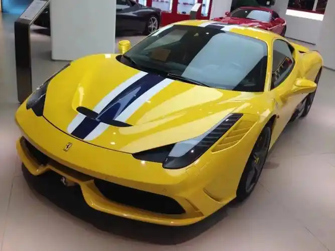 据说这台法拉利458赛道版,14生出厂仅1000多公里,不知道花落谁家.