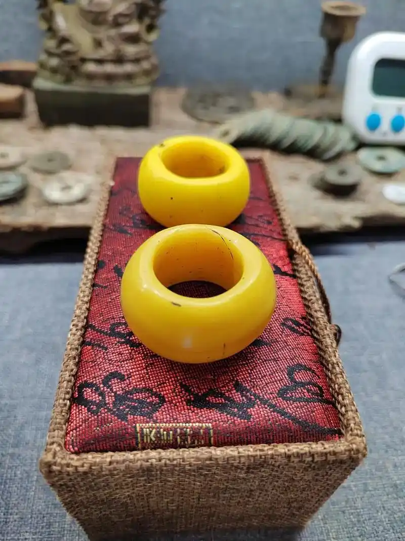 生命似流水,器物传古今.一对清中期鸡油黄琉璃扳指 前几日天气 - 抖音