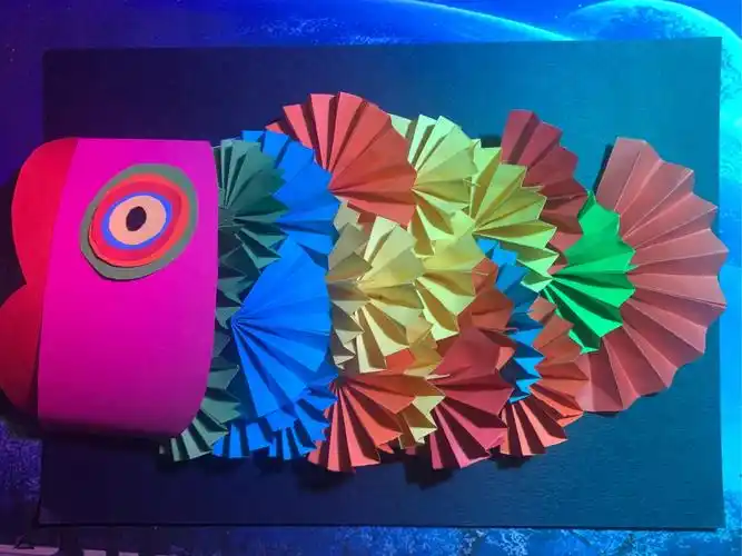 立体纸工《鱼》---孙尹童