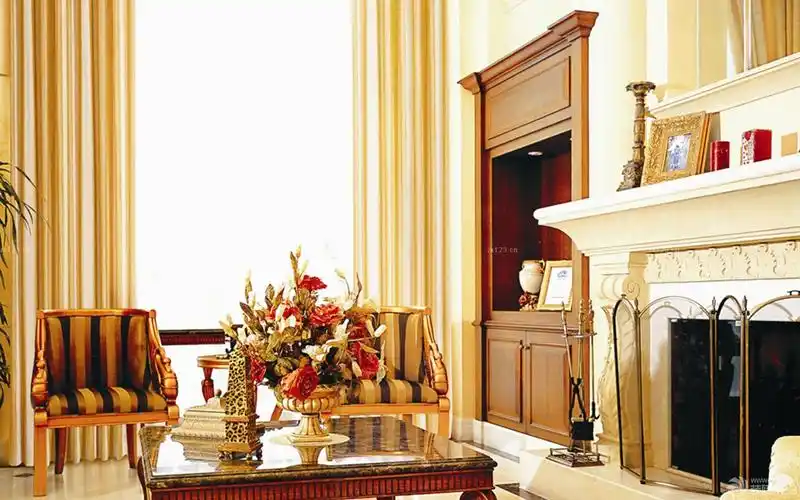仿古客厅金色壁纸装修设计大全_设计456装修效果图