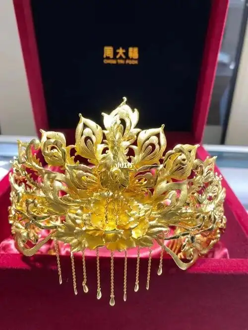 周大福凤冠简直太美了