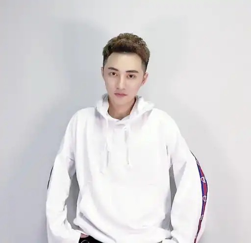 微博@污仙人,mc子龙扮演者  新作品马上上线啦!