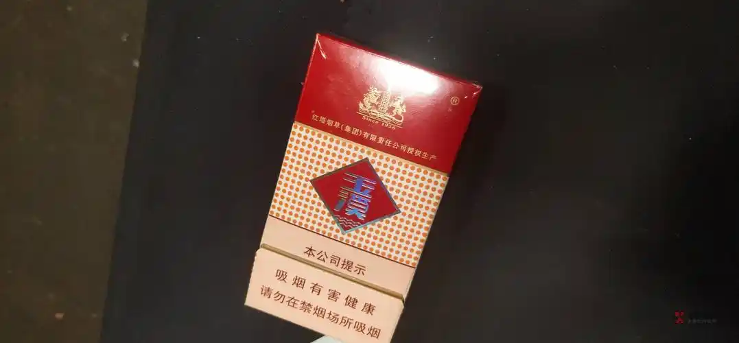 老板刚给了一条这个玉溪硬细支我怀疑是假的口都开反了有老哥买过吗