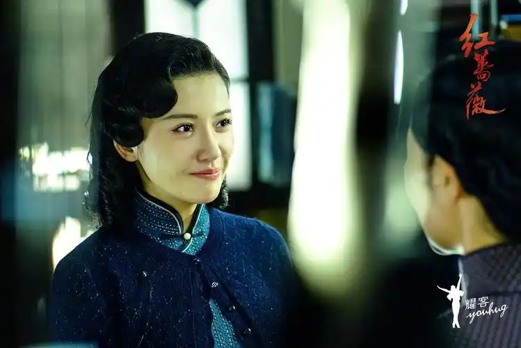 《红蔷薇》杨子姗演绎"时髦的复古" 女特工开启精彩蜕变