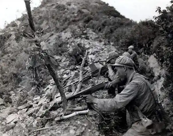 上甘岭战役中,英雄蔡兴海用手榴弹玩儿"空爆",歼灭四百名敌军