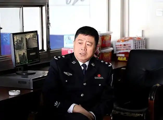 2008年,45岁的刘家铎进入辽宁省公安厅工作,历任经侦总队总队长,刑警