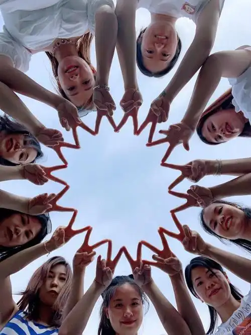 集体拍照姿势_小红书