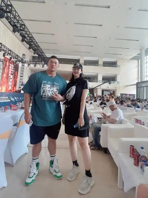 鹿晨辉的小迷妹