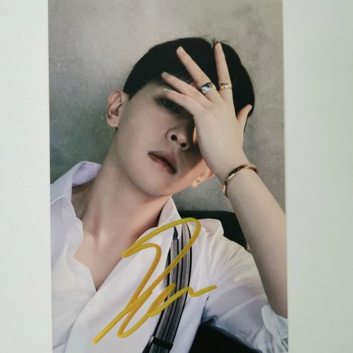 邓伦亲笔签名照片时尚周边保真无印刷邓伦签名照