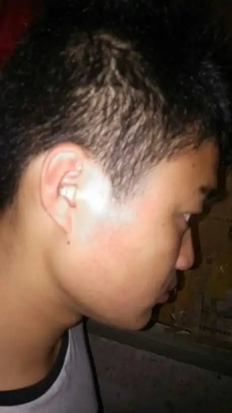 问问我这耳朵有没有财呀!懂的回答!谢谢老师