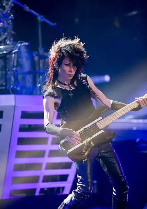 突发摇滚乐队xjapan的贝斯手heath因癌症不幸离世年仅55岁