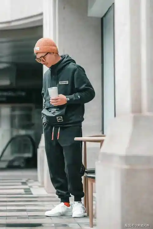 春季男士街头风如何穿搭既显时尚潮流又不失男人味|男装|工装裤|身材