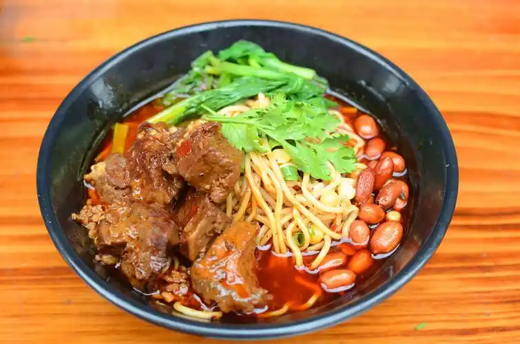 牛腩小面原价18元折后15.3元