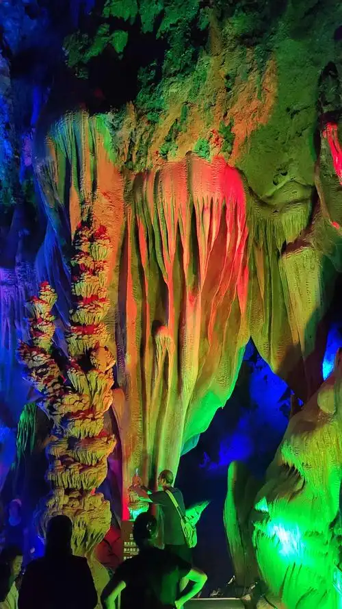 避暑时节(8月5日),游贵州安顺市关岭县一一九仙洞