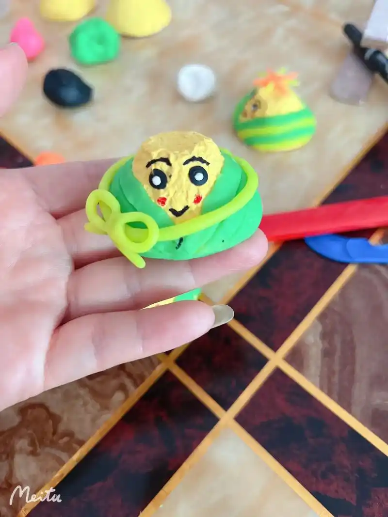 彩泥手工 ,蛋托小粽子 - 抖音