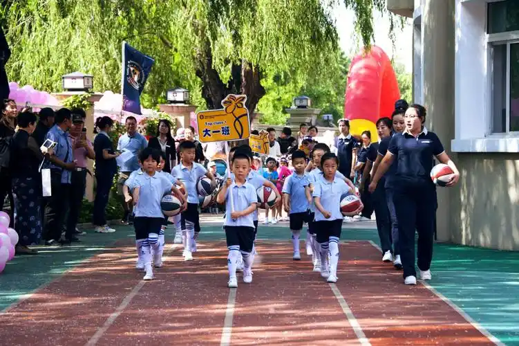 卓锦万代兰幼稚园亲子趣味运动会