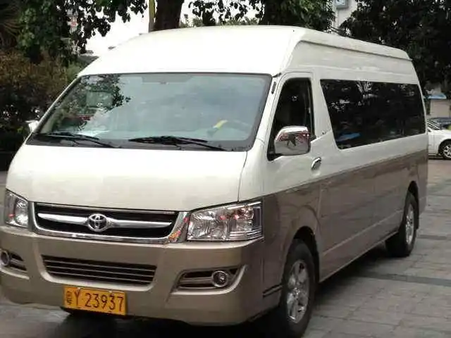 18座丰田中巴车