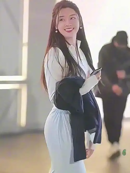 r6街拍气质女孩,美丽动人