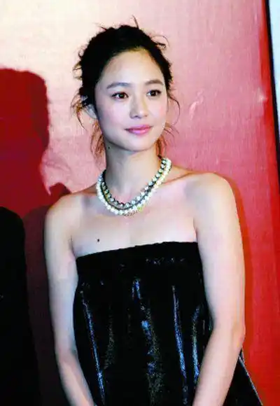 周韵戏还没有拍完,就已经怀有身孕了,姜文为何如此宠爱她?