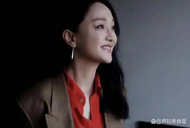 综合来看,周迅参加cctv6电影频道脱贫攻坚战星光行动,在四川昭觉进行