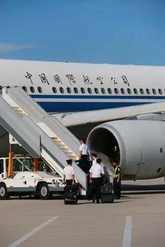 国航机组乘务员登机准备工作