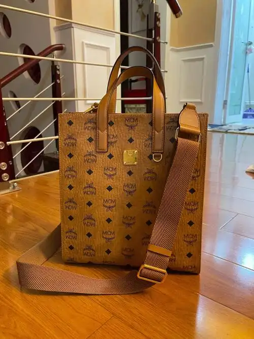 mcm方形托特包棕色中号
