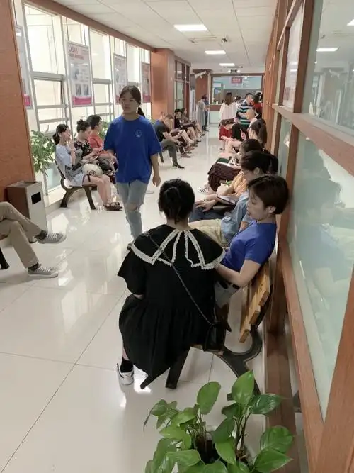 王佑辉 治痘痘_痘痘_皮肤病_夏天去哪玩_护肤_宁波皮肤病医院翠柏分院