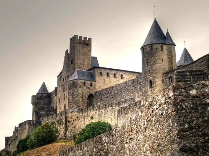 古老的城堡高清宽屏电脑桌面壁纸