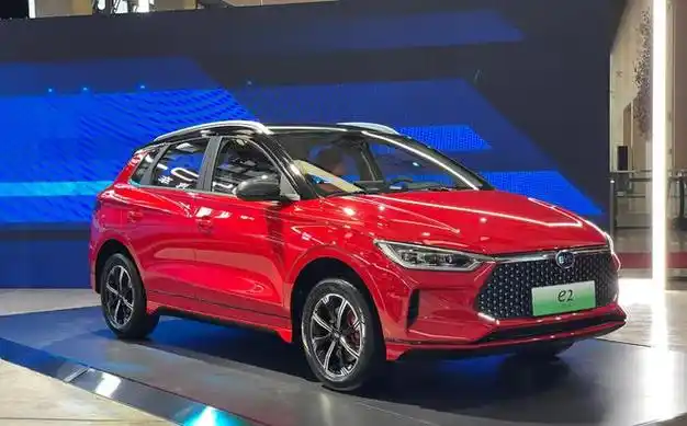 比亚迪e2:10万级纯电小钢炮,续航405km畅享城市绿色出行