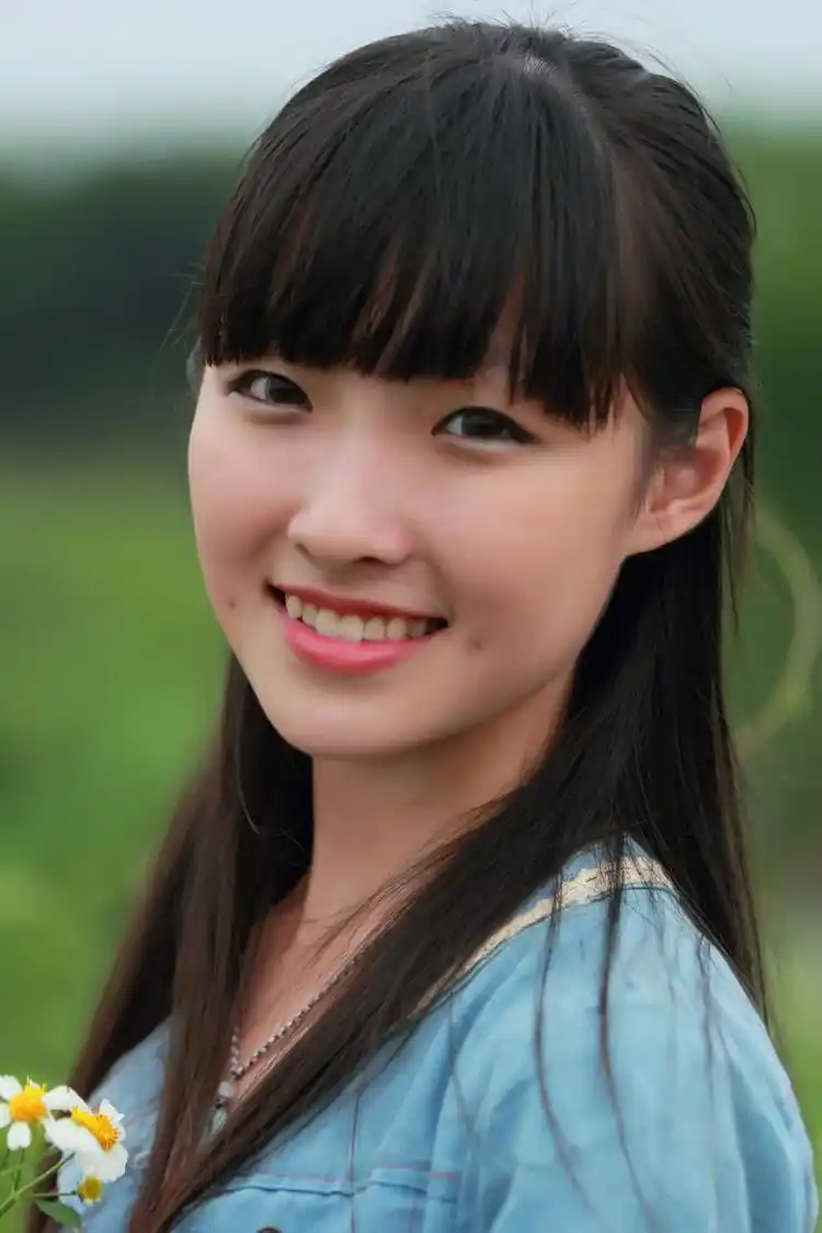 甜美清纯美女校花 气质小酒窝美少女