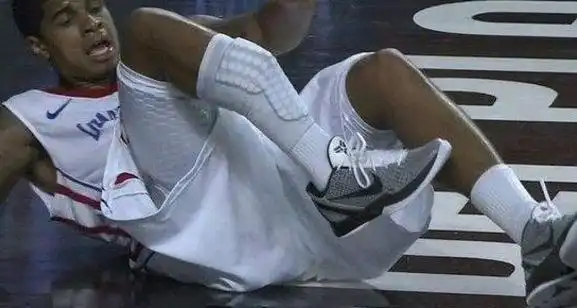 篮球场断腿事件:利文斯顿乔治强硬回归,一人退役!海沃德挺住!