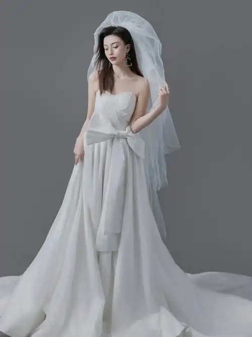 婚纱写真敬你如白玫瑰一般纯洁无瑕的灵魂