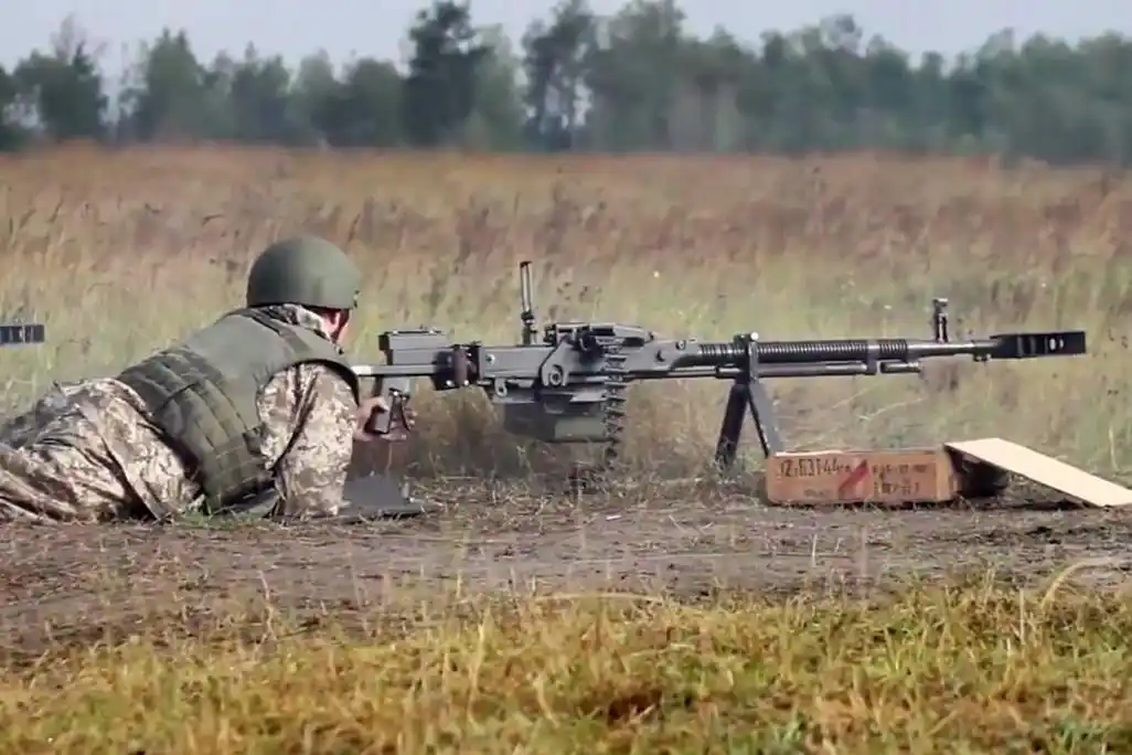 存货很多乌克兰军队配备的前苏联德什卡重型机枪