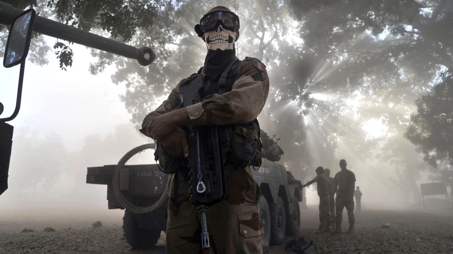 人物士兵知识军事武器枪机枪soldiergunmachinegun壁纸图片