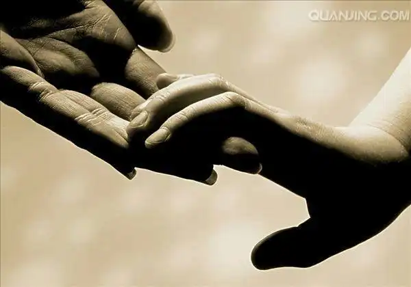 别忘了拉过你一把的人