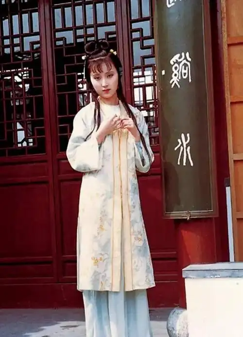 87版红楼梦林黛玉的44套服装今天看仍叹为观止致敬史延芹