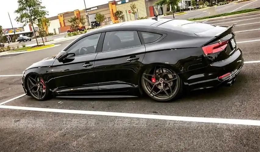 西装暴徒奥迪s5四门版低趴改装案例