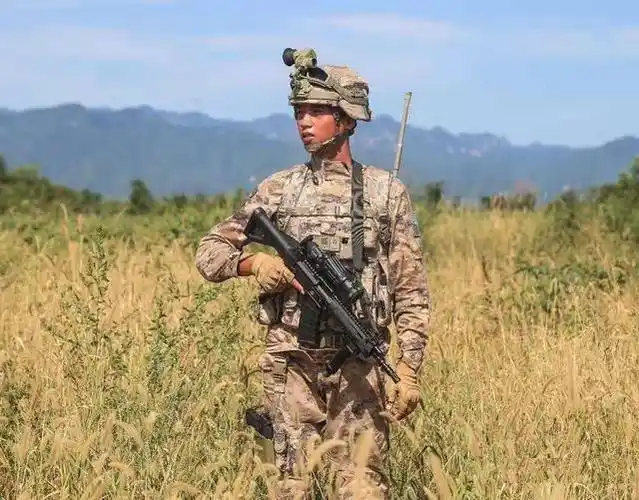 解放军换装,"星空迷彩"来了!