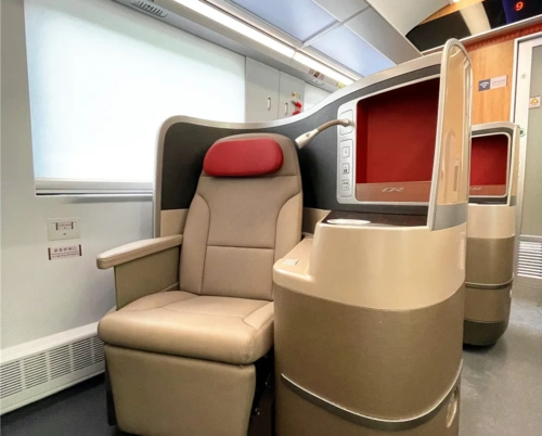 高原内电双源动车组内饰曝光,商务座是亮点,和谐号表示羡慕不已