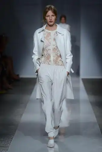 米兰时装模特t台时装秀图片