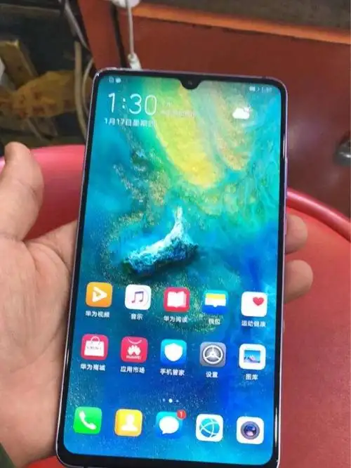 华为mate20x屏幕大是它的特点,但是它的性能绝不输给其他任何机型.